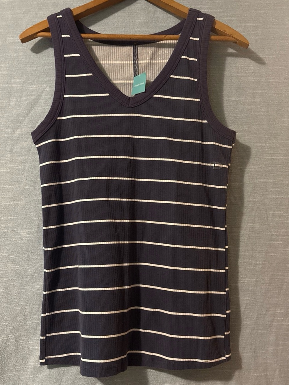 Maurices Tank Top Pullover V-Neck Sleeveless Blue/White Striped Women’s Sz L NWT